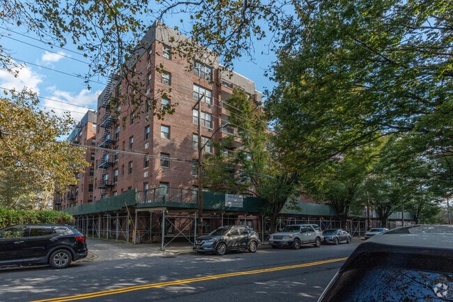 1199 E 53rd St - Kings Village