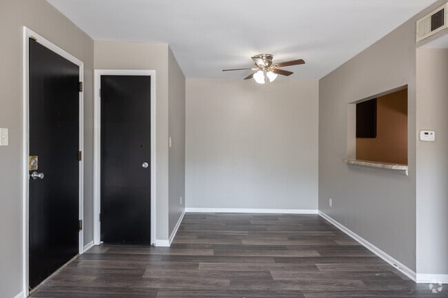 1BR, 1BA - 575SF - Dining Room
