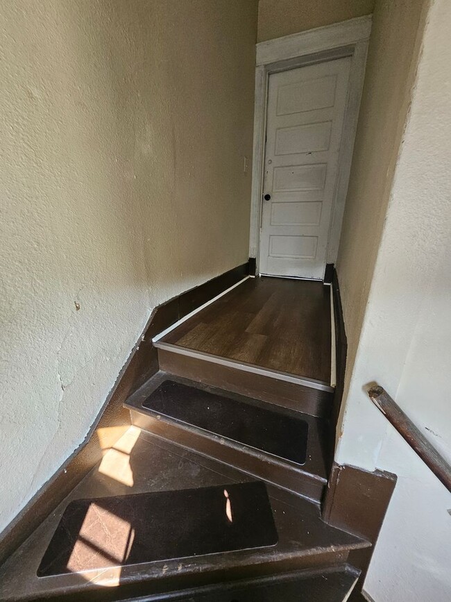 Photo - Upper 3 bedroom unit