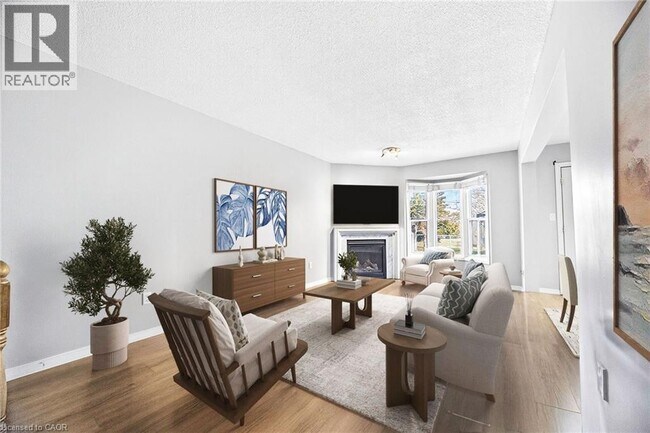 Photo - 2 Royalwood Ct