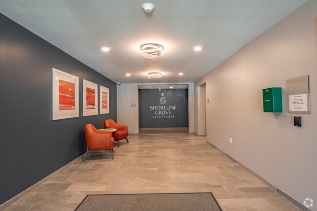 Shoreline Grove - Vestíbulo - Shoreline Grove