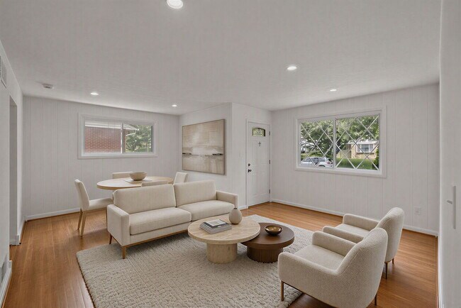 Rare Garage and Steps to Metro 4br  2ba