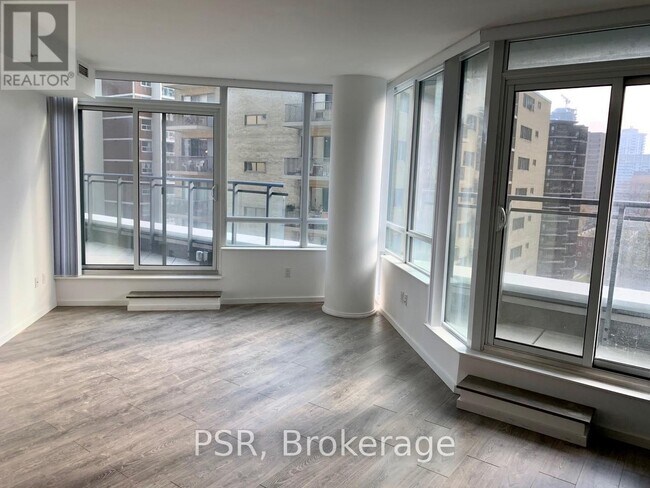 Photo - 45 Charles St E Unit 715