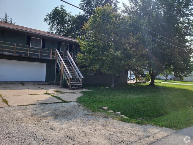 Building Photo - 121 2nd St E Unit 3 Rental