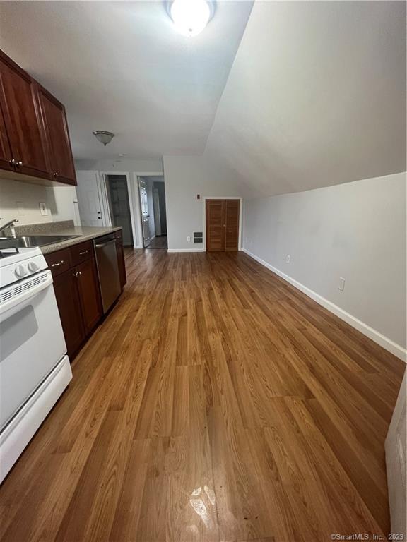 Photo - 37 Jetland Pl Unit 3rd floor