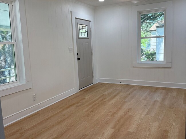 Photo - 2667 Olympia Ave