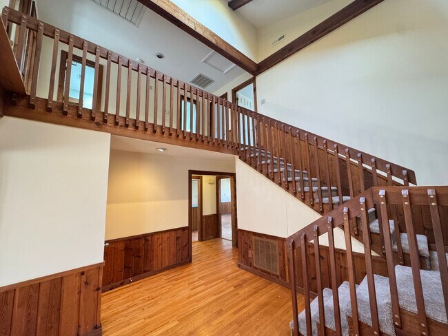 Photo - Stunning 5 Bedroom Home in Chapel Hill on ...