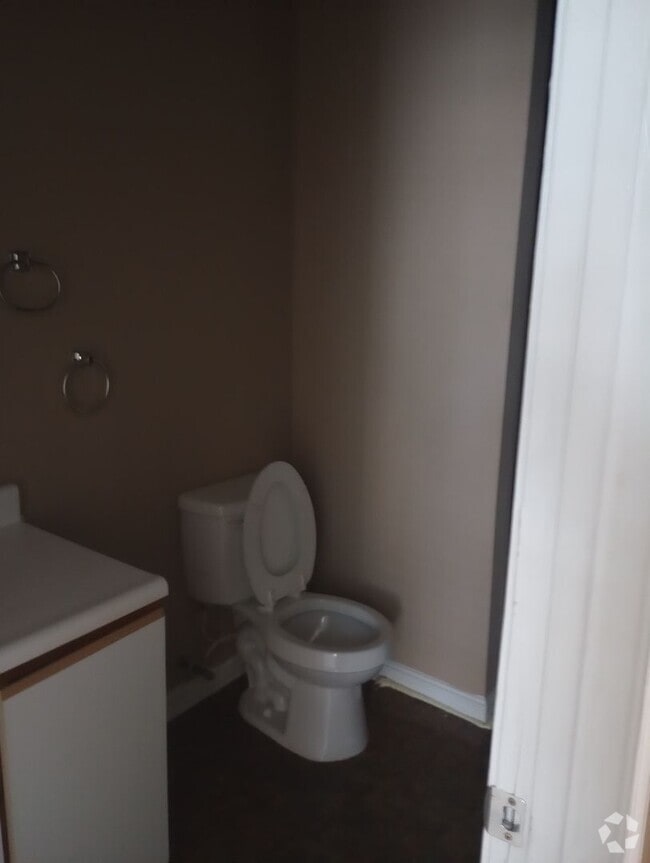 Building Photo - C3 - 1720 Unit 2 Rental