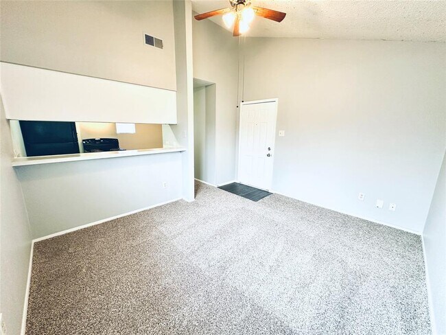 Photo - 3702 S 2nd St Unidad 203