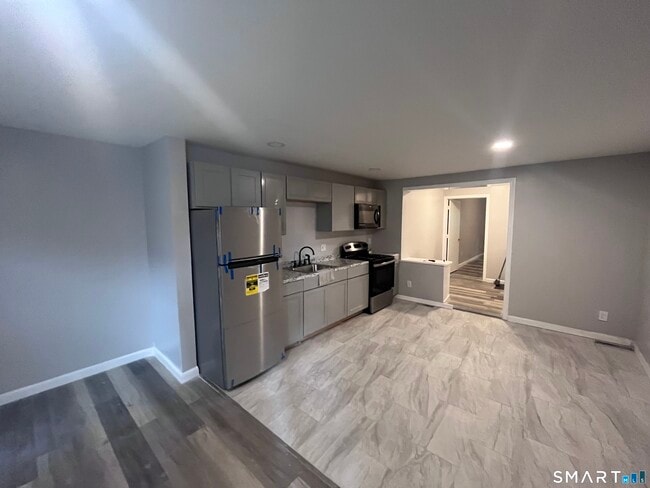 Photo - 409 Oak Ave Unit 3