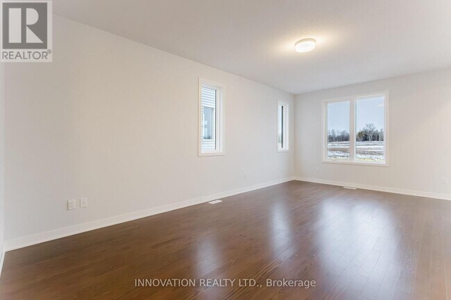 Photo - 484 Patrick St