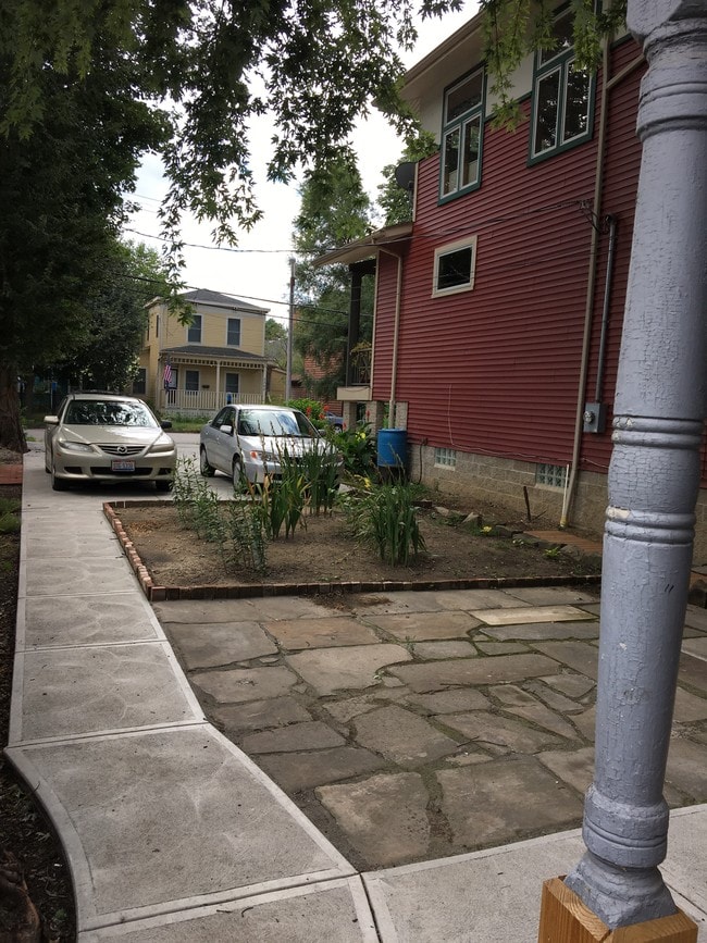 Photo - 3206 Woodbine Ave Apartment