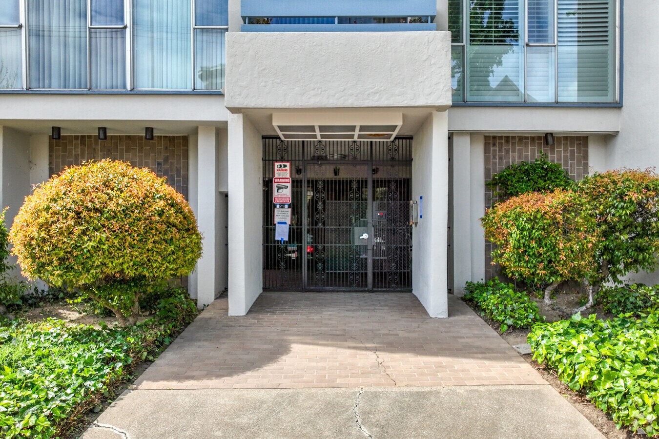 Entrada del edificio - Piedmont Terrace