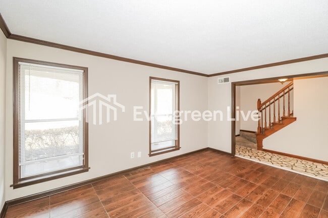 Photo - 3465 E Rolling Woods Dr