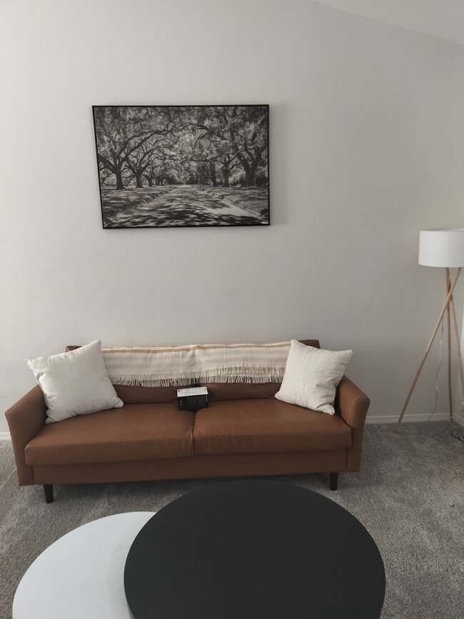 Photo - 1908 N W Enterprise St