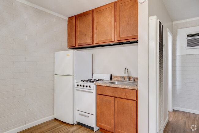 Studio, 1BA - 400SF - Margo