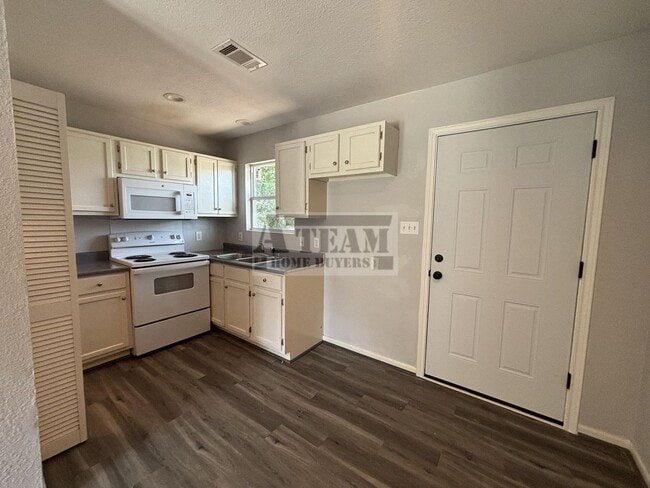 Photo - Updated 3 bedroom 2 bathroom
