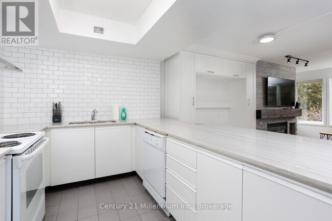 Photo - 107 Ann Heggtveit Dr Unité 112