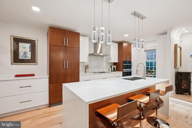 Photo - 4353 Westover Pl NW