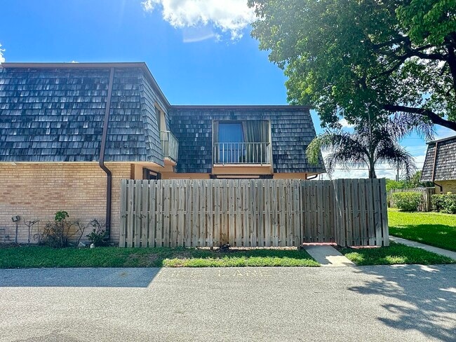 Photo - 63 Lake Arbor Dr Townhome