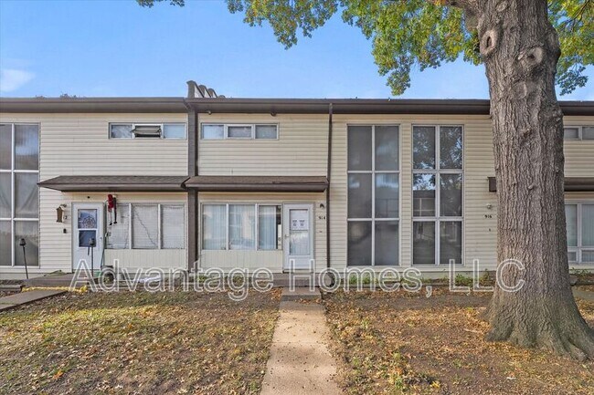 Photo - 914 N 70th St