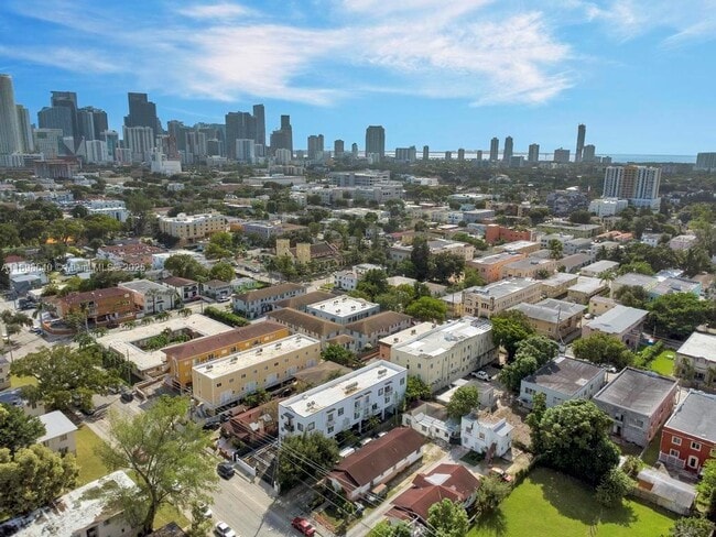 Photo - 948 SW 3rd St Unidad 304