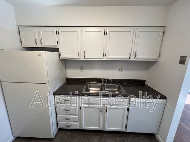 Photo - 4390 McPherson Ave Unit West