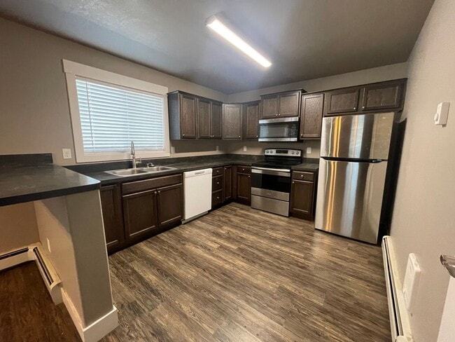 Building Photo - 1306 5th Ave W Unit B - (726) Rental