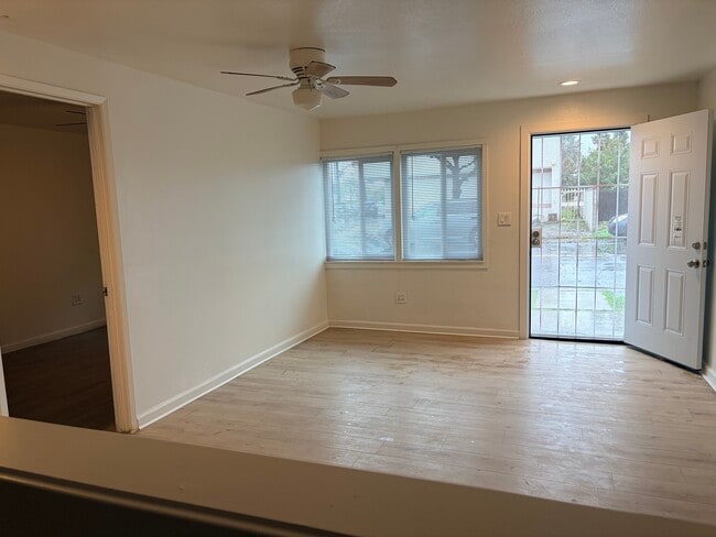 Viviendo - 10952 Rose St Unidad 10952