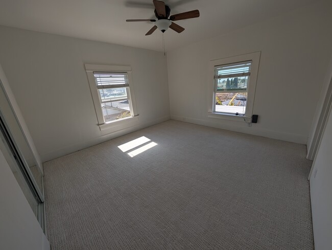 Photo - 208 D Ave