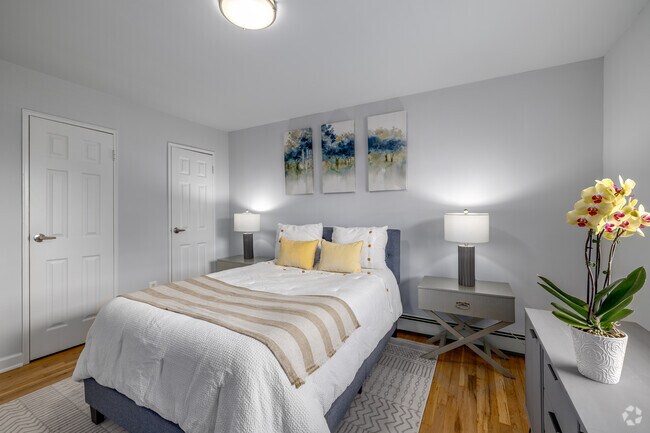 2BR, 1BA - 884SF - Second Bedroom