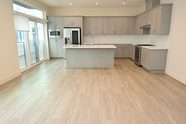 Photo - Upscale 2-BR Dual-Suite Condo in Downtown San Jose