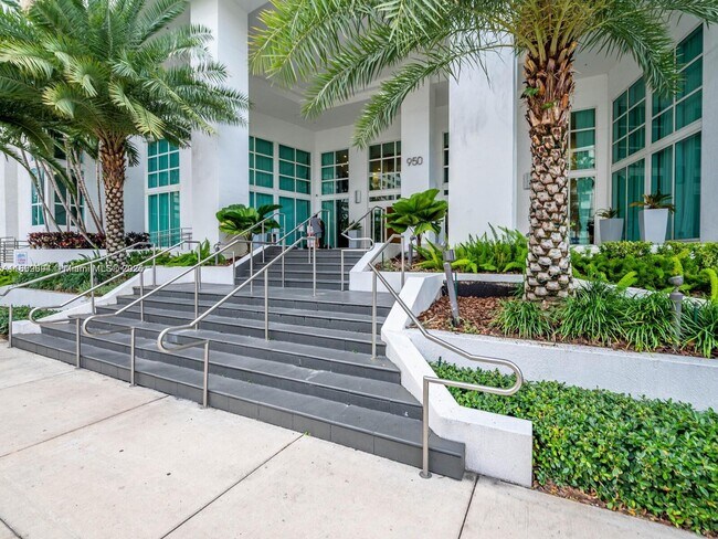 Photo - 950 Brickell Bay Dr Unit 4104