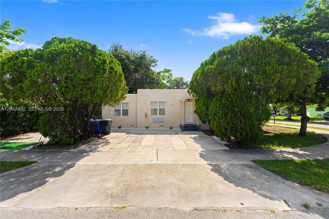Building Photo - 5800 Taylor St Unit 2