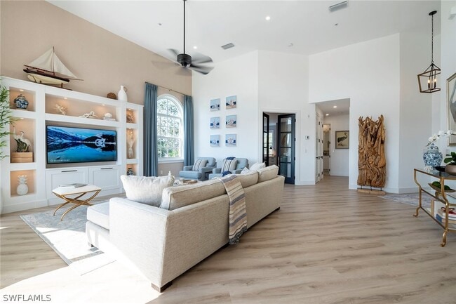 Building Photo - 1540 Clermont Dr Unit F-305