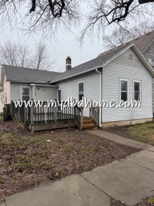 Building Photo - 709 Riverside Ave