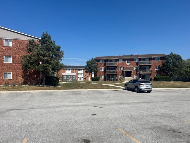 Photo - Modern 2-Bedroom Apartments in Crown Point, IN – Pet Friendly! Unit 915-202