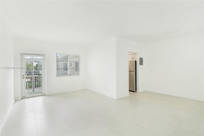 Photo - 6930 Rue Versailles Dr Unit 24