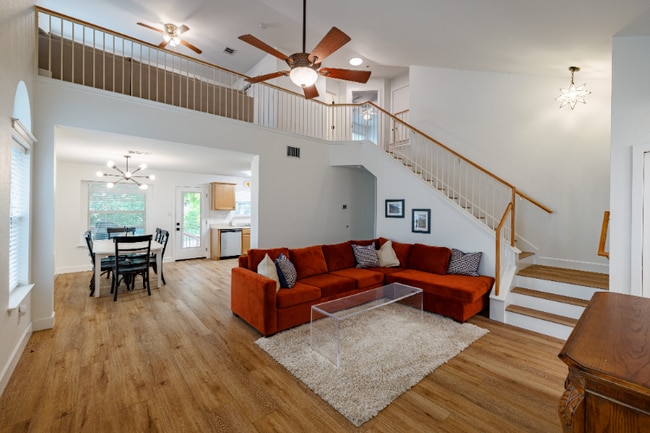 Photo - 1130 Sundrop Pl