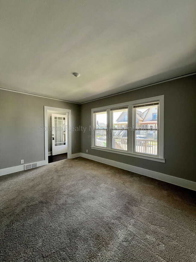 Photo - 170 Bondie St