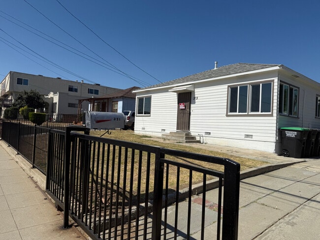 Building Photo - 319 S New Ave Rental
