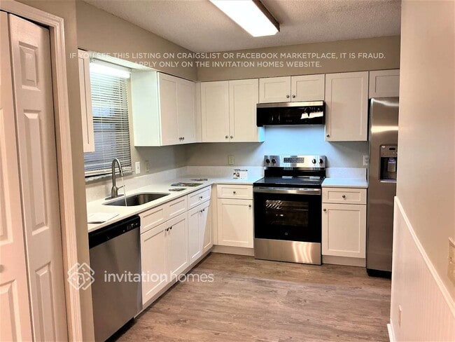 Photo - 10669 Parliament Pl