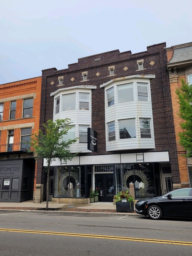 Photo - 186-2 S Washington St