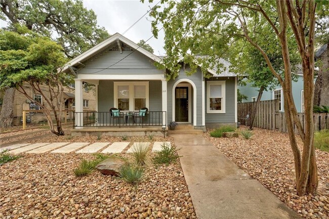 Photo - 705 W 35th St House