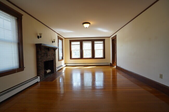 Building Photo - 467 Washington St Unit 467 Rental