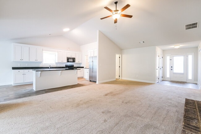Photo - 150 Heartland Cir
