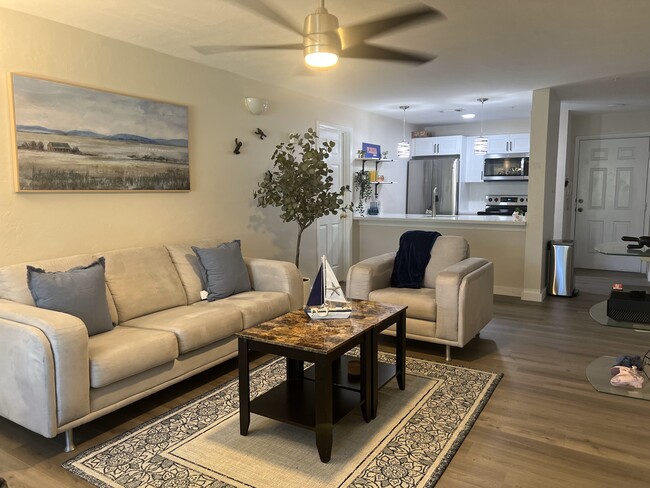 Photo - 3800 SW 20th Ave Unit 512