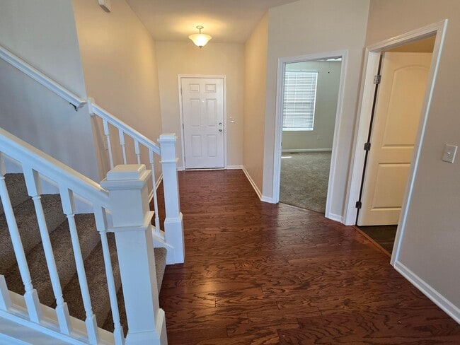 Photo - 140 Saddlebred Cir