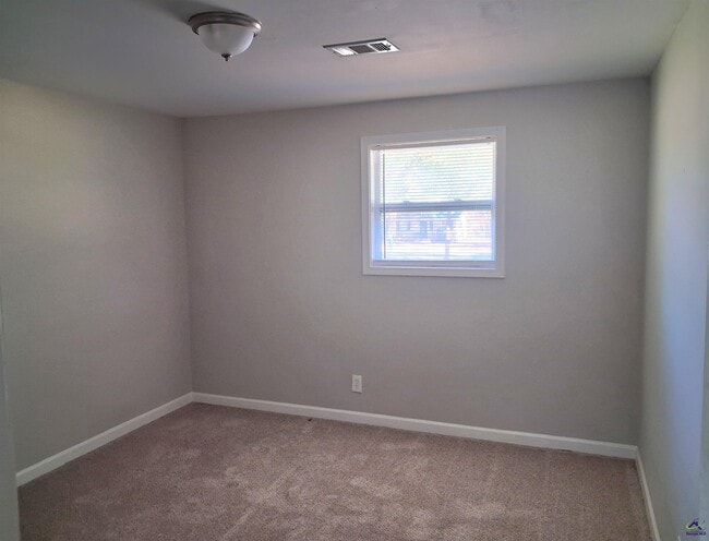 Photo - 1103 Gaines Dr