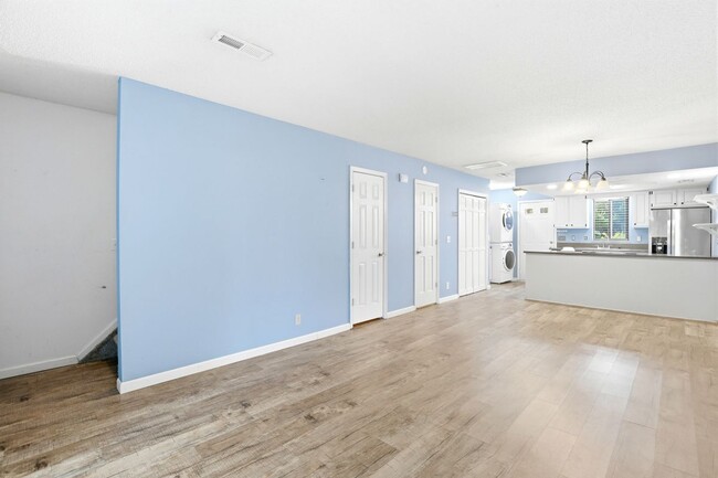 Photo - 102 Country Club Villa Dr